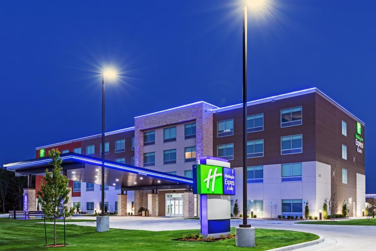 Holiday Inn Express & Suites - Parsons, An Ihg Hotel Exteriör bild