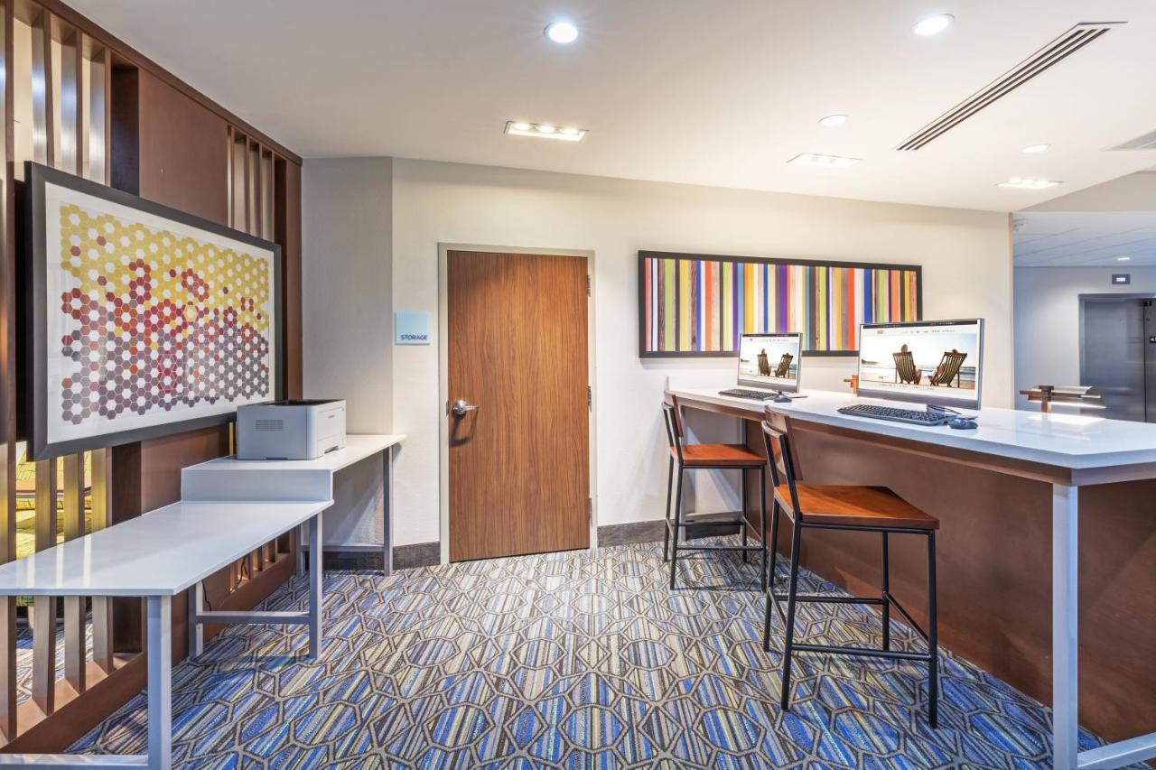 Holiday Inn Express & Suites - Parsons By Ihg Exteriör bild