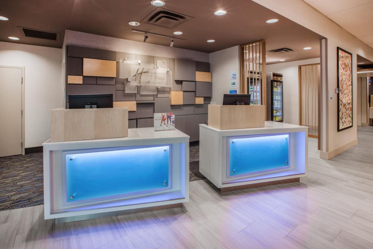 Holiday Inn Express & Suites - Parsons By Ihg Exteriör bild
